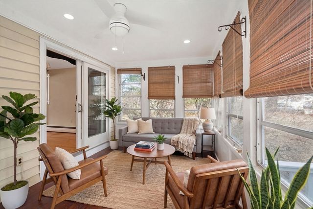 1 Fowler Ter, Burlington, MA 01803