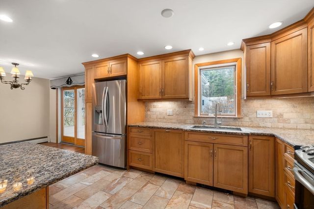 1 Fowler Ter, Burlington, MA 01803