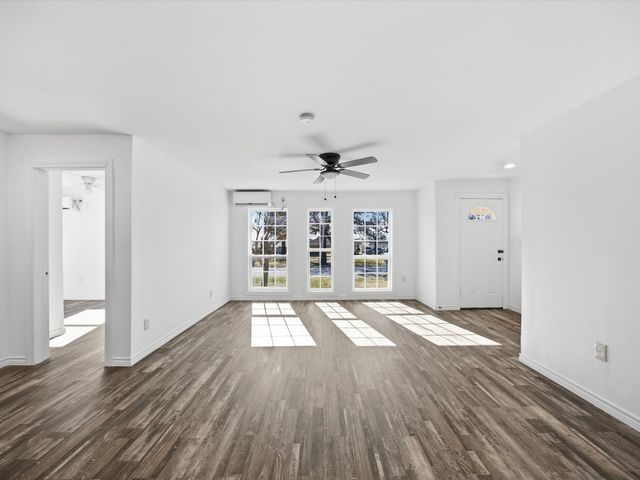 807 Adkins Street, Bowie, TX 76230