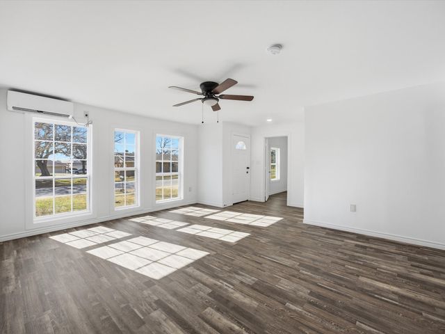 807 Adkins Street, Bowie, TX 76230