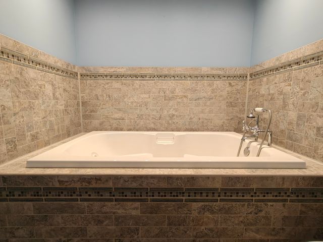 134 Elm Court, Hebron, IN 46341