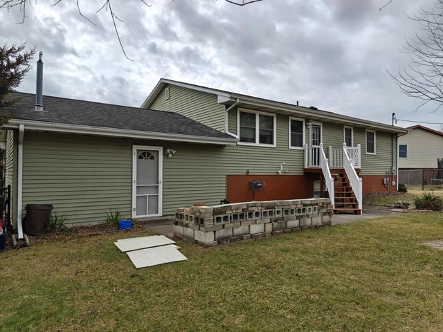 134 Elm Court, Hebron, IN 46341