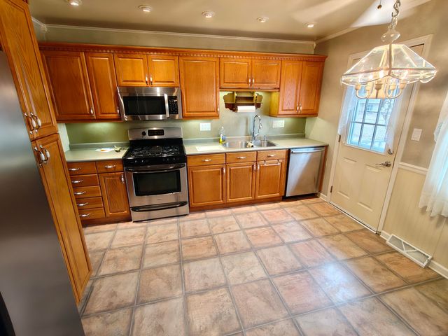 134 Elm Court, Hebron, IN 46341