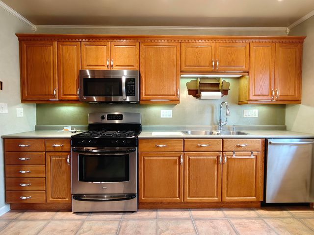 134 Elm Court, Hebron, IN 46341