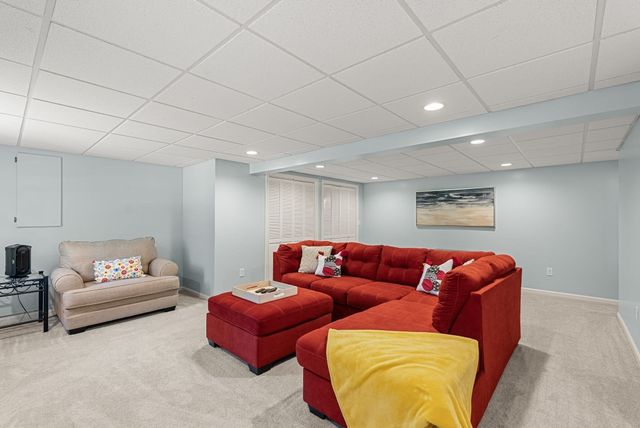 6 Cumberland St, Attleboro, MA 02703