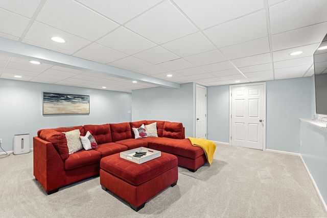 6 Cumberland St, Attleboro, MA 02703