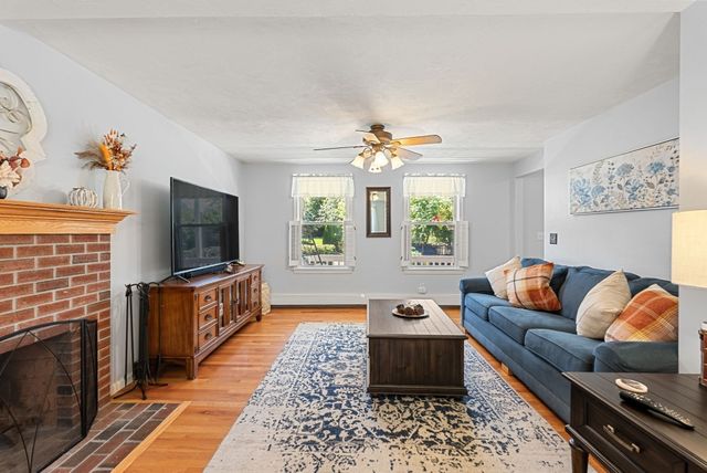 6 Cumberland St, Attleboro, MA 02703