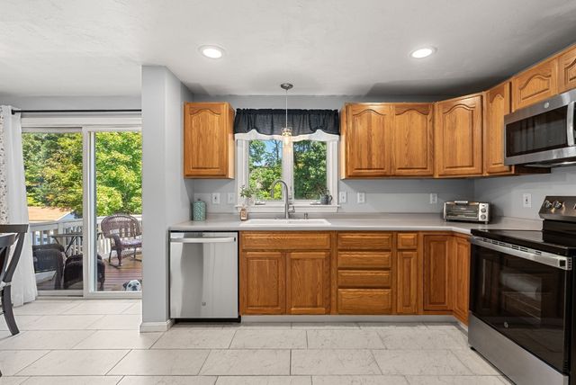 6 Cumberland St, Attleboro, MA 02703