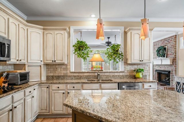 9456 GROVE TRAIL LN, Germantown, TN 38139