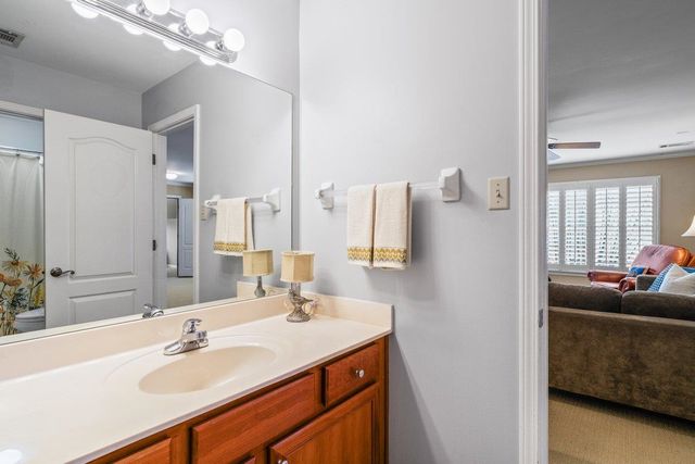 9456 GROVE TRAIL LN, Germantown, TN 38139