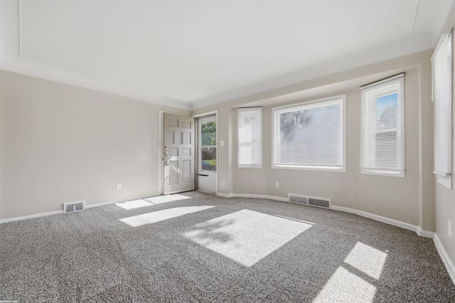 23221 Oneida Street, Oak Park, MI 48237