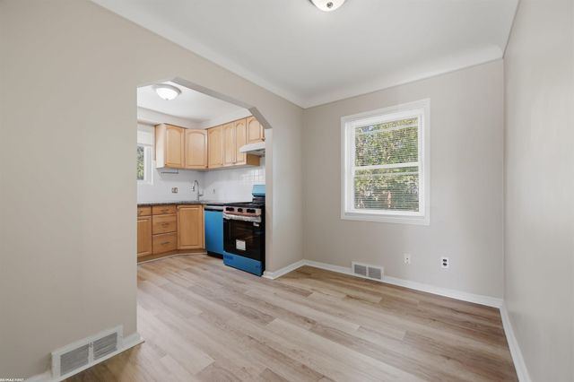 23221 Oneida Street, Oak Park, MI 48237