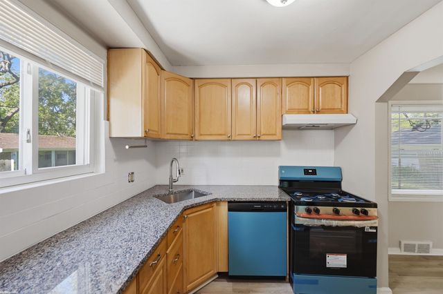 23221 Oneida Street, Oak Park, MI 48237