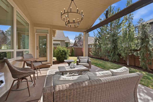 3031 NW Clubhouse Drive, Bend, OR 97703