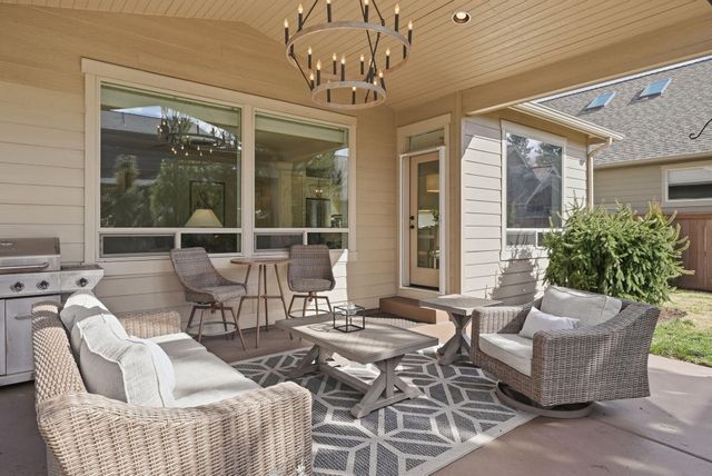 3031 NW Clubhouse Drive, Bend, OR 97703