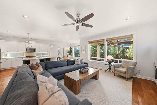 3031 NW Clubhouse Drive, Bend, OR 97703