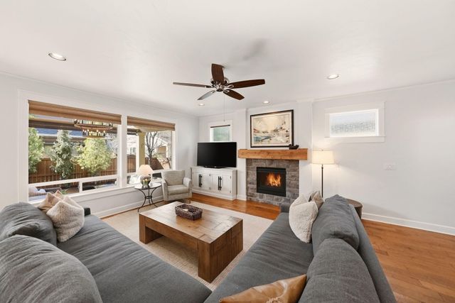 3031 NW Clubhouse Drive, Bend, OR 97703