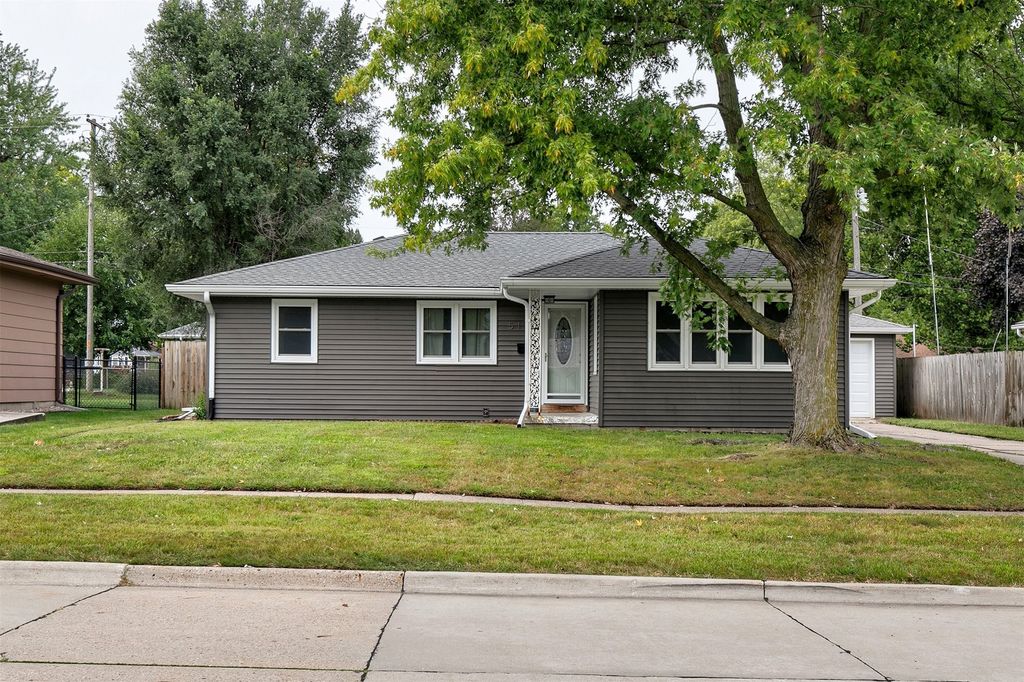 514 SE Sharon Drive, Ankeny, IA 50021
