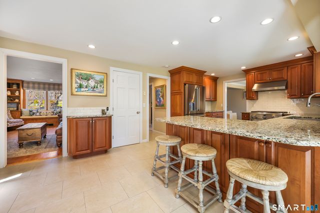 21 Zygmont Lane, Greenwich, CT 06831