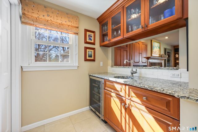 21 Zygmont Lane, Greenwich, CT 06831