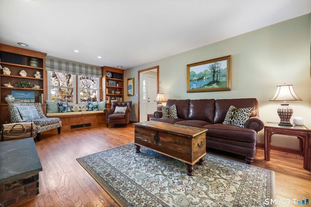 21 Zygmont Lane, Greenwich, CT 06831