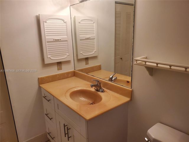 800 SW 131st Ave 113F, Pembroke Pines, FL 33027