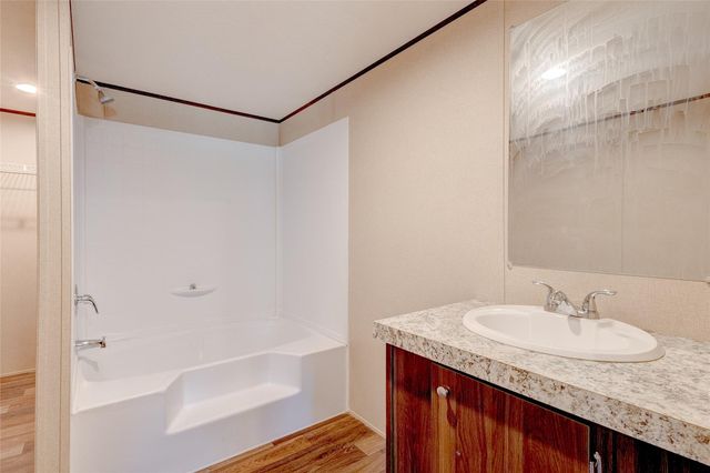 107 Los Cueva RD, Elgin, TX 78621