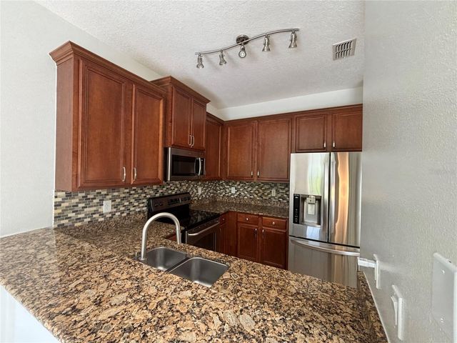 8524 SANDPIPER RIDGE AVENUE, Tampa, FL 33647