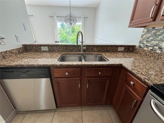 8524 SANDPIPER RIDGE AVENUE, Tampa, FL 33647