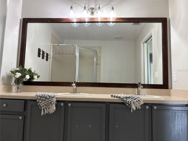 8524 SANDPIPER RIDGE AVENUE, Tampa, FL 33647