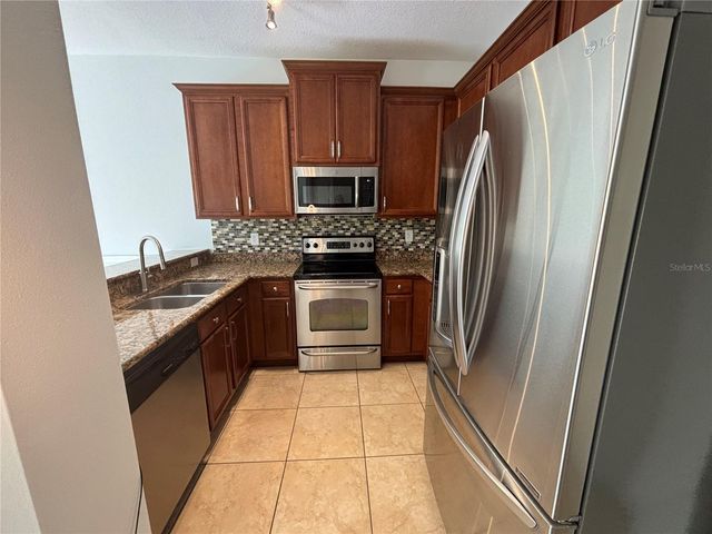 8524 SANDPIPER RIDGE AVENUE, Tampa, FL 33647