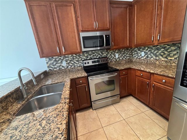 8524 SANDPIPER RIDGE AVENUE, Tampa, FL 33647