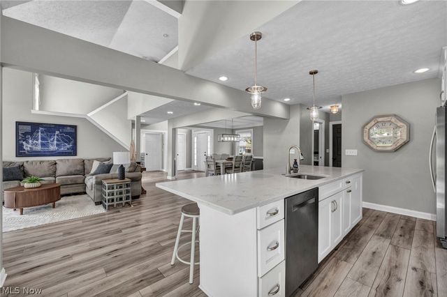 188 W Sturbridge Drive, Medina, OH 44256