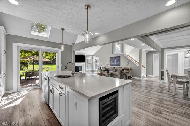 188 W Sturbridge Drive, Medina, OH 44256