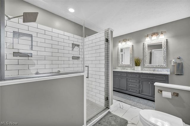 188 W Sturbridge Drive, Medina, OH 44256