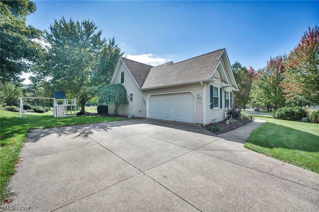188 W Sturbridge Drive, Medina, OH 44256