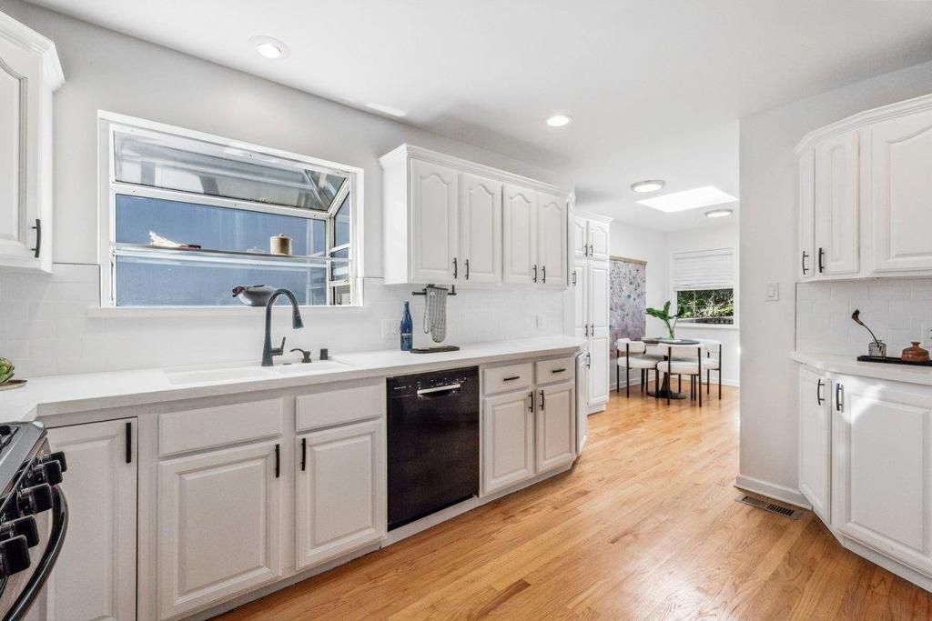 Image 12 of property listing at 368 Northgate Avenue, Daly City, CA 94015