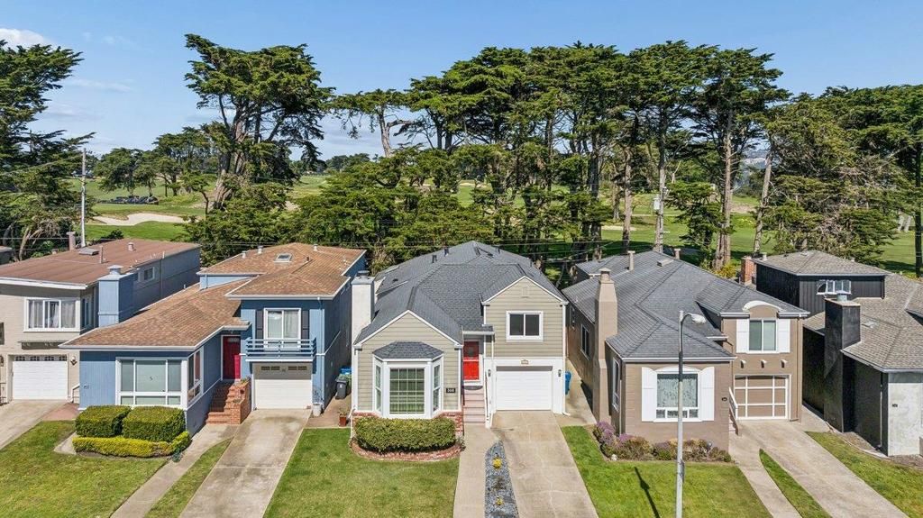 Image 2 of property listing at 368 Northgate Avenue, Daly City, CA 94015