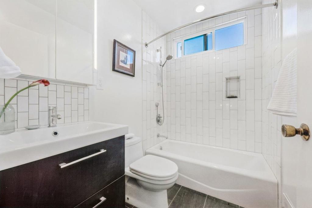 Image 24 of property listing at 368 Northgate Avenue, Daly City, CA 94015