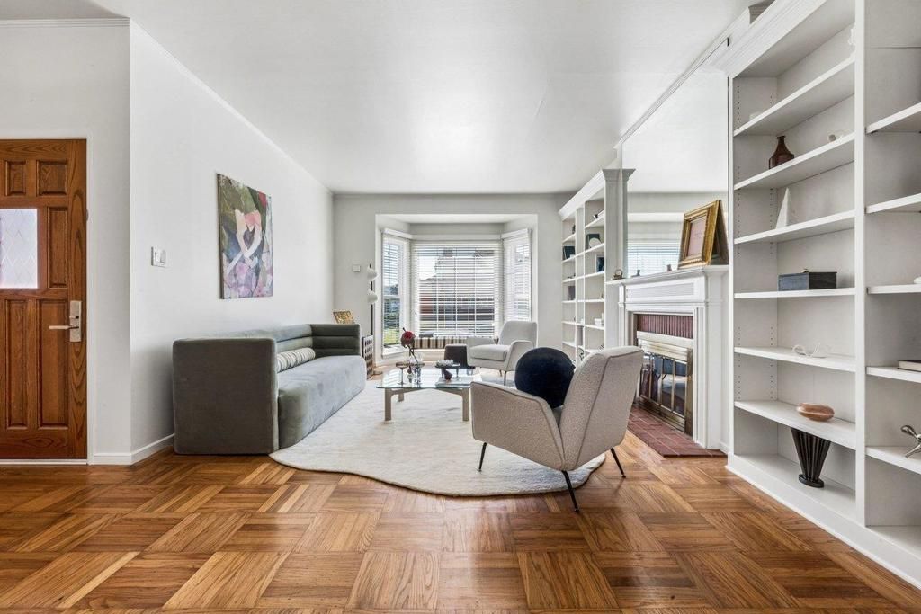 Image 3 of property listing at 368 Northgate Avenue, Daly City, CA 94015