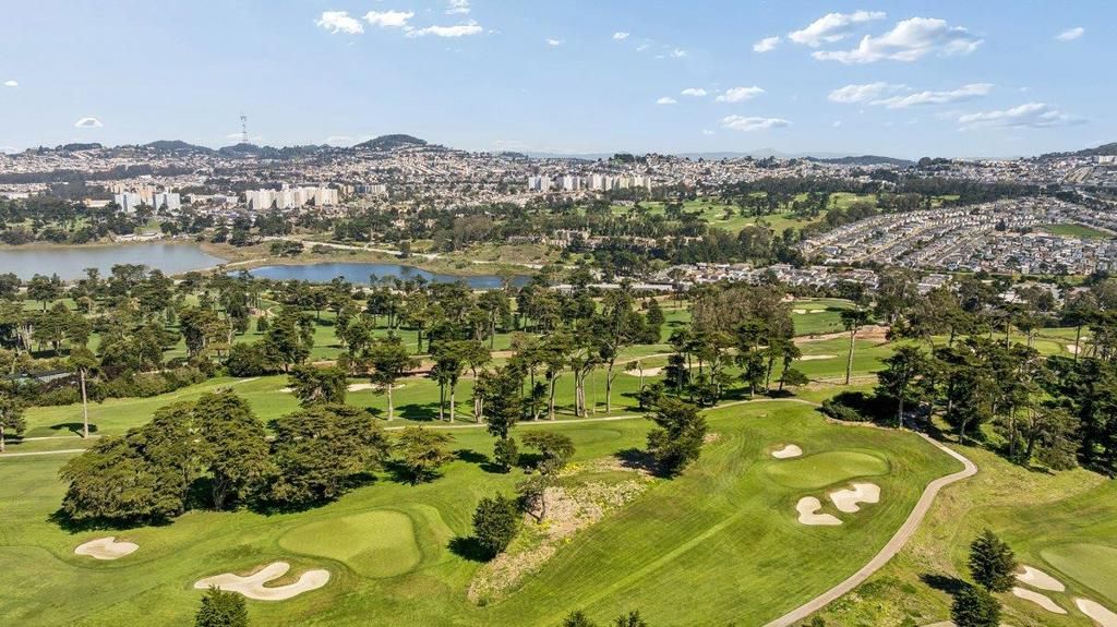 Image 44 of property listing at 368 Northgate Avenue, Daly City, CA 94015