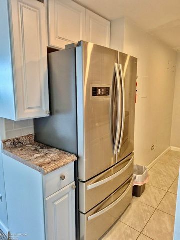20 Chestnut Street, Wyandotte, MI 48192