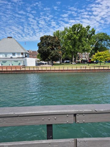 20 Chestnut Street, Wyandotte, MI 48192