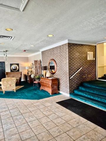 20 Chestnut Street, Wyandotte, MI 48192