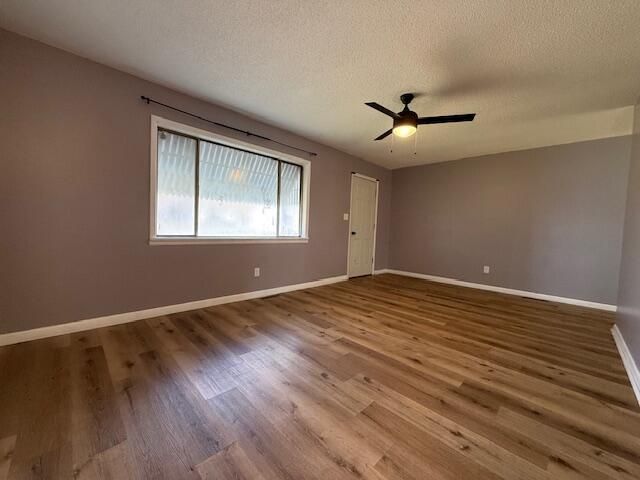 1120 N Fulbright Avenue, Springfield, MO 65802