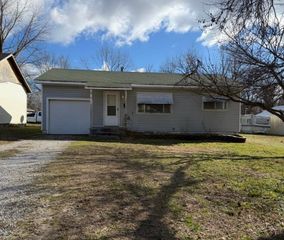 1120 N Fulbright Avenue, Springfield, MO 65802