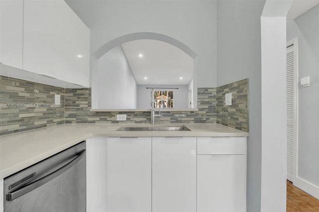2910 SE 13th Rd 205-44, Homestead, FL 33035