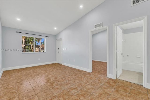 2910 SE 13th Rd 205-44, Homestead, FL 33035