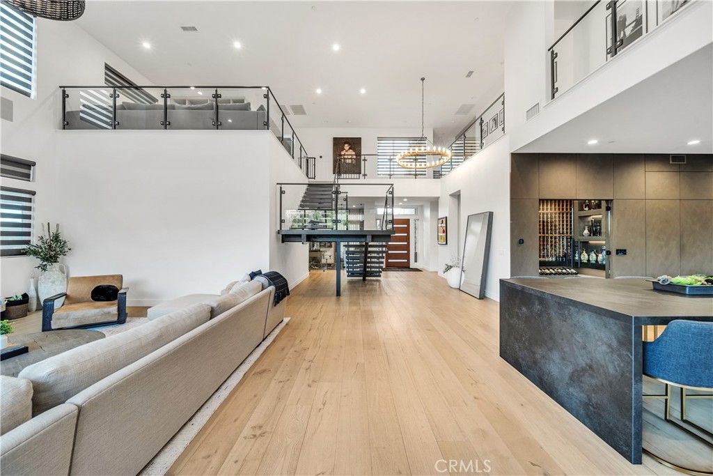 Image 18 of property listing at 20431 W Windsor, Porter Ranch, CA 91326