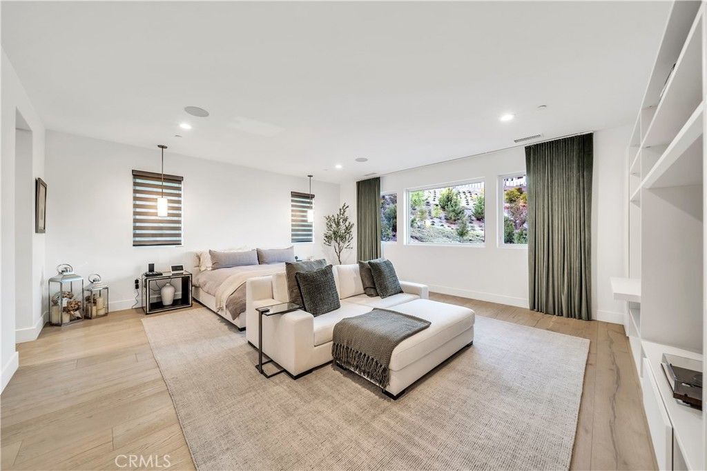 Image 23 of property listing at 20431 W Windsor, Porter Ranch, CA 91326